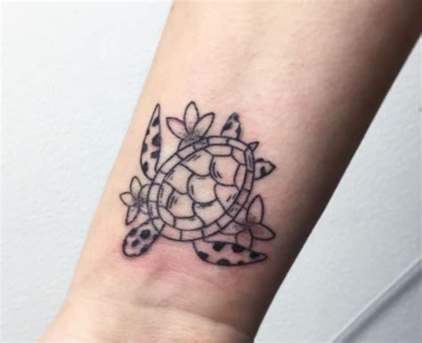 Lovely henna patterns on both hands, wrists and fingers. Turtle | Wrist tattoos for guys, Cute tattoos on wrist ...