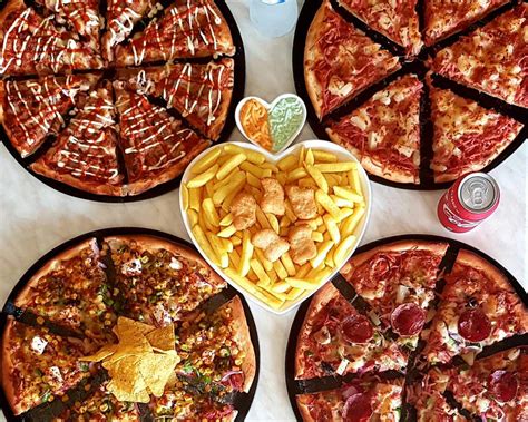 Next, you can browse restaurant menus and order food online from fast food places to eat near you. Pizza Near Me Takeaway in Melbourne | Delivery Menu ...