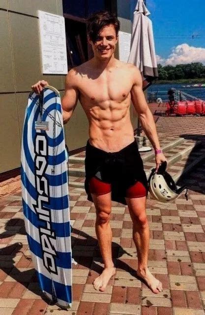 Shirtless Male Muscular Beefcake Swimmer Jock Hunk Photo X F