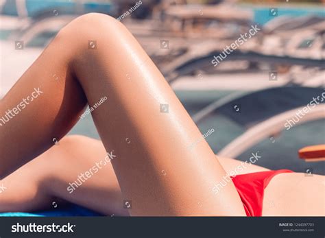 Sexy Suntan Bikini Woman Legs Relaxing Foto Stock 1244097703 Shutterstock