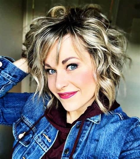Your fringe should be hidden underneath the rest of the hair. Bob With Side Bangs You'll Want to Copy 2020 - The UnderCut