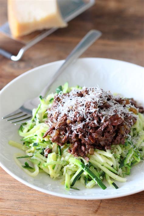 Courgette Spaghetti Is Een Goede Variatie Op Normale Pasta En Zo Kom Je Makkelijk Aan Je