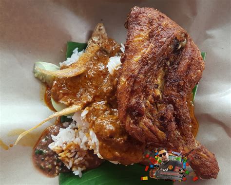 /ˌnɑːsi ɡɒˈrɛŋ/) refers to fried rice in both the indonesian and malay languages. DAUS REDSCARZ: Nasi Kukus Ayam Goreng Berempah Cheras ...