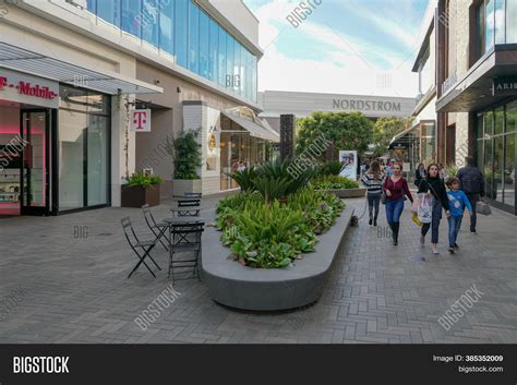 Utc Westfield Shopping Image And Photo Free Trial Bigstock