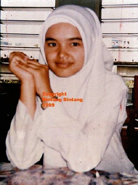 Cerita Dunia Kini Wajah Datuk Siti Nurhaliza Waktu Muda