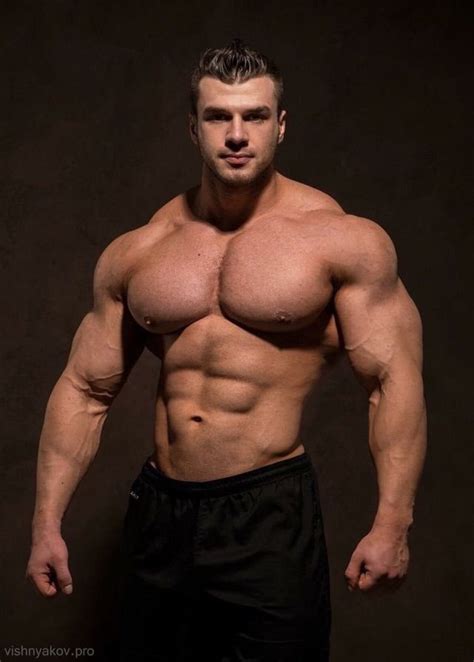 muscle guy on twitter mighty sexy bulged out muscle hunk …