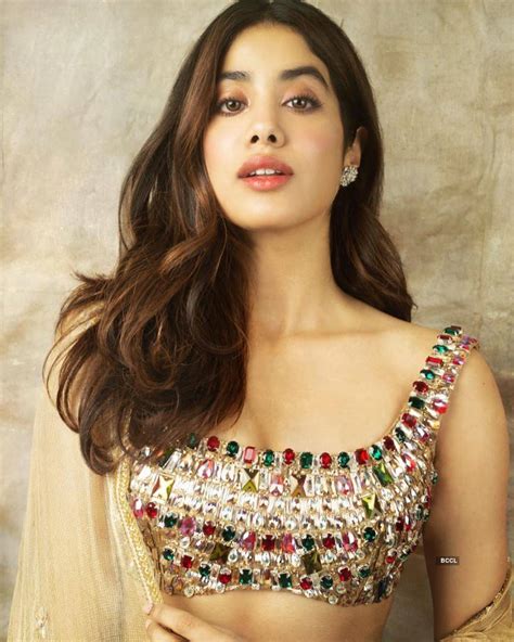 These Glamorous Pictures Of Janhvi Kapoor You Simply Cant Miss Pics