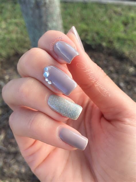 Simple nail art design | flower design if you like my content and artwork do like, subscribe & share with your friends/family and. Simple and elegant nail art by Happy_aries - Nailpolis ...