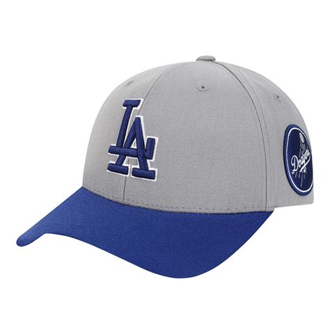Whether you're looking for a fitted dodgers hat or an adjustable snapback dodgers hat, new era cap has you covered. Mũ MLB LA Dodgers Circle Curve Cap 32CP16911-07U - ChiinStore.Com