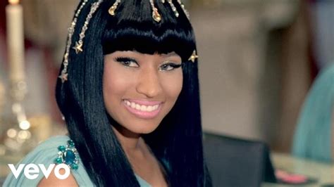 Nicki Minaj Moment 4 Life Clean Version Official Music Video Ft Drake Vêtements Mode