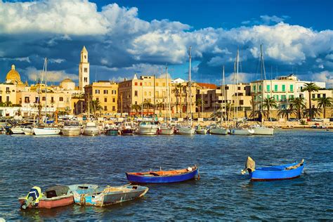 İtalya, şüphesiz dünyanın en çekici ülkelerinden birisi. Bari travel | Puglia, Italy, Europe - Lonely Planet