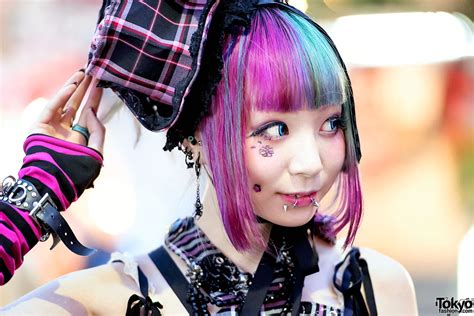 Harajuku Girl W Piercings Pink Blue Hair Hnaoto Putumayo And Winged