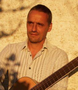 We are devastated and at a loss for words. Música para el Búnker: Entrevista con MIKE HOWE ...