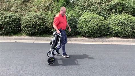 Zoomer Chair Overview - YouTube