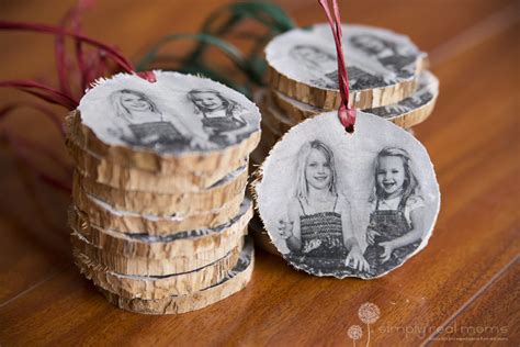 15 Diy Photo Ornaments To Decorate Your Tree