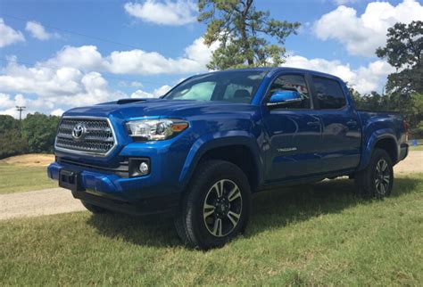 The 2016 Toyota Tacoma Trd 4x4 Sport Is An Off Road Beast Mocha Man Style