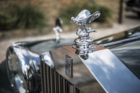 The Human Drama Behind Rolls Royces Spirit Of Ecstasy Driving Technology News