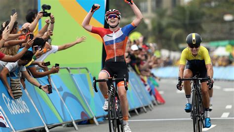 Van der breggen completes rare road world championships double. Anna van der Breggen gearing up to push for final road race glory - Olympic News