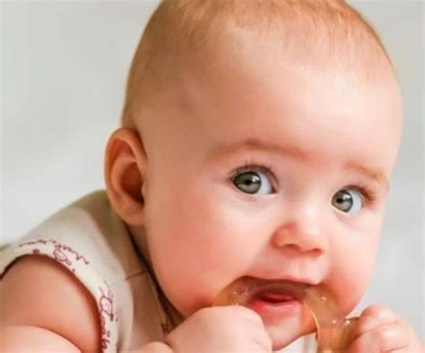 Teething Babies Causes Symptoms And Tips On Treating And Comforting