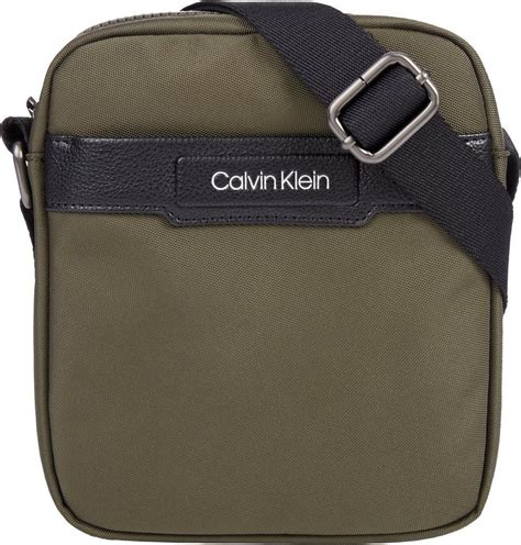 Calvin Klein Umhängetasche Ck Id Nylon Reporter S Im Kleinen Format