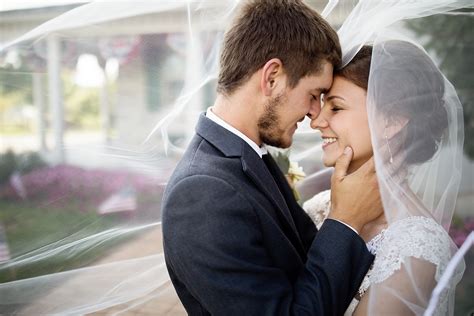 How To Create Those Super Romantic “under The Veil” Portraits For