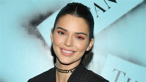 Kendall Jenner Face Plants While Snowboarding And Pokes Fun Of Her Athleticism In First Tiktok