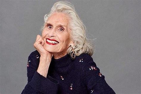 Daphne Self Worlds Oldest Supermodel Has Just Landed A New Beauty Campaign For Cosmetic