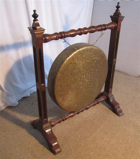 Vind fantastische aanbiedingen voor brass gong. A Large Arts And Crafts Oak & Brass Dinner Gong - Antiques ...