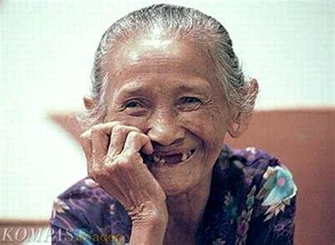 32 Koleksi Terbaru Gambar Orang Tua Lucu Jawa