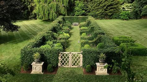 These Picturesque Gardens Have An Anglo Attitude Architectural Digest