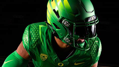 Oregon Ducks Unveil New Nike Football Uniforms Sportslogosnet News