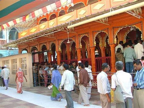 Now one can navigate to any temple. Gajanan Maharaj Temple India: | Divine Thought :: Temples, Mantras, Slokas, Festivals, Facts of God