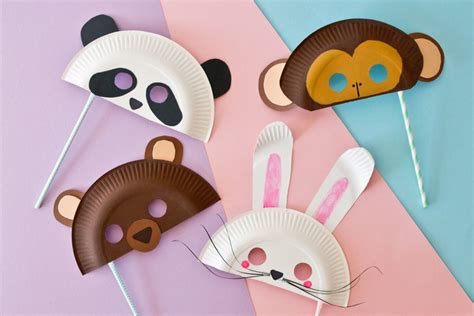Jetzt kostenlos registrieren und vorteile. Tiermasken basteln für Fasching: Bär, Panda, Hase oder Affe? | familie.de | Animal crafts for ...