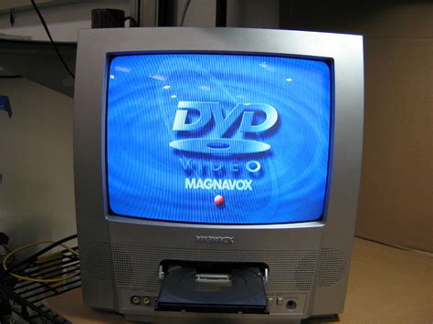 Vintage Magnavox 13 Crt Color Television Dvd Combo Gaming 13mdtd20