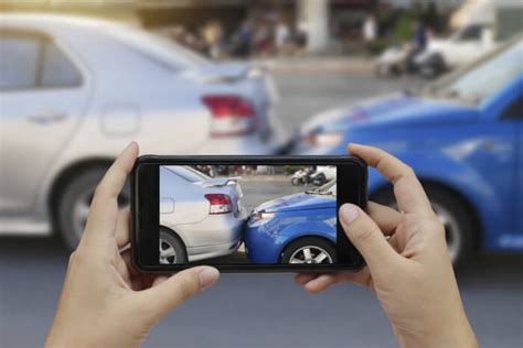Matlamat utama insurans motor adalah menyediakan perlindungan kewangan terhadap kerosakan fizikal dan/atau kecederaan badan akibat perlanggaran trafik, termasuk liabiliti yang berpunca daripada kemalangan itu. Tak Tahu Apa Nak Buat Kalau Kereta Kena Langgar? Ikut Je 6 ...