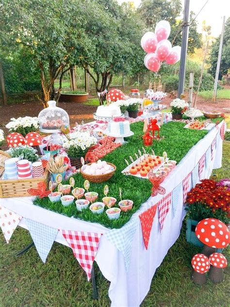 Try a theme cake if your kid's mad about barney or clifford. 65 Best Outdoor Summer Party Decorations Ideas | Picnic ...