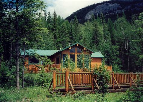 Fully equipped kitchen or kitchenette. Cross River Cabins | Hotels in The Kootenays | Audley Travel