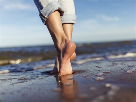 Does Going Barefoot Benefit The Brain