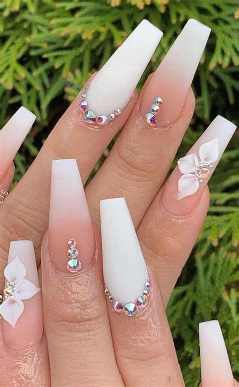 Página con todos los diseños de uñas posibles. uñas ombre con piedra para boda #wedding #bride #novia # ...