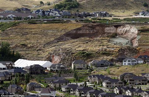 Landslide Destroys 1 Utah Home Others Evacuated Daily Mail Online