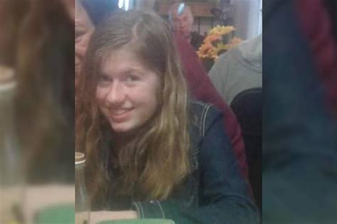 jayme closs makes first public appearance while receiving award