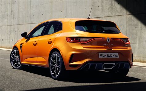 New Renault Megane RS Debuts 279 PS Four Wheel Steering Choice Of