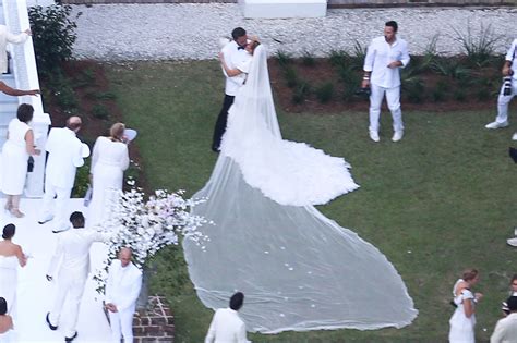 See Jennifer Lopezs Wedding Dress From Ben Afflecks Second Party