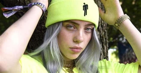Billie eilish posed for vogue and showed off her curves in a series of stunning new photos as she told her fans to do whatever you want. billie eilish looked amazing in pink lingerie for british voguecredit: Billie Eilish presenta a el nuevo integrante de su familia ...