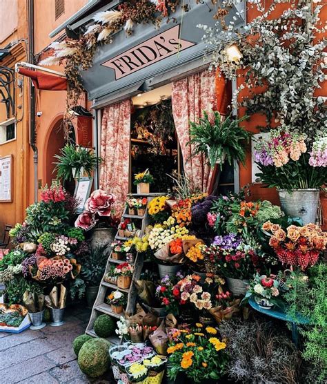 Épinglé par Zoé Matteau sur Italie | Façades de magasins, Boutique de