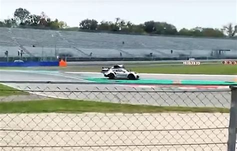 Watch Porsche 911 Gt2 Rs Crash And Ruin A Pagani Huayra Bc Autoevolution