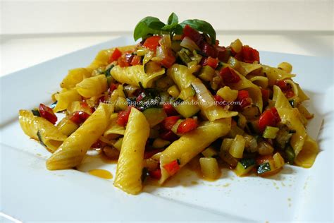 E per l'autunno, perché non iniziare a proporre una confortevole minestra di lenticchie? GARGANELLI CON RAGU' DI VERDURE da ViaggiandoMangiando su ...