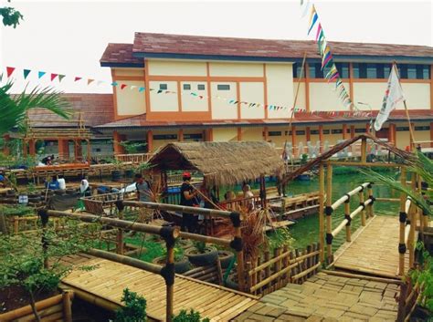 Kalimat simpleks yang terdiri atas kata benda. Taman Wisata Air Situ Rawa Gede Amphibi Bekasi