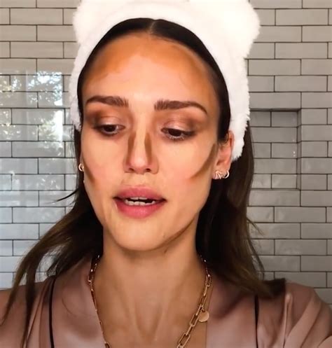 Jessica Alba Let´s Us Peek Into Her Makeup And Skin Care Routine