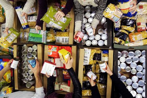 What is a food bank? Food bank Britain - Tories and their system to blame ...